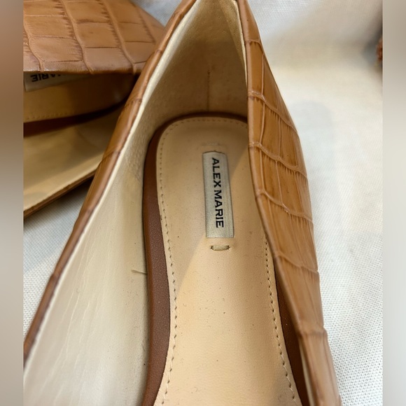 Camel color, flat-loafers, ALEX MARIE, size 8, used - Picture 4 of 5